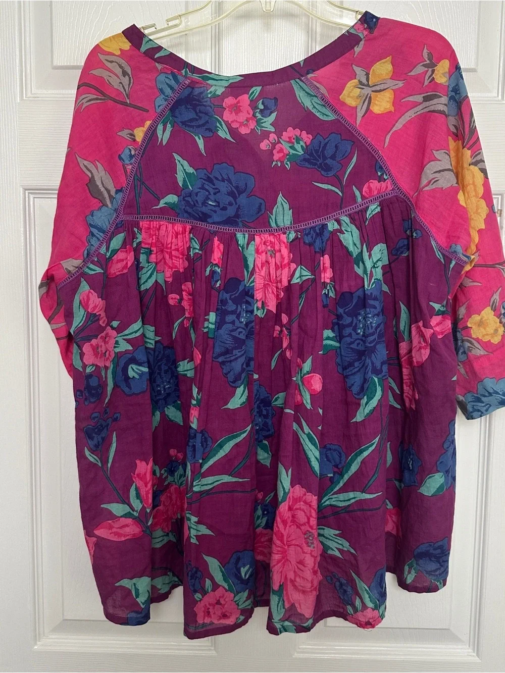 Women's Magenta Floral V-Neck Button-Front Blouse